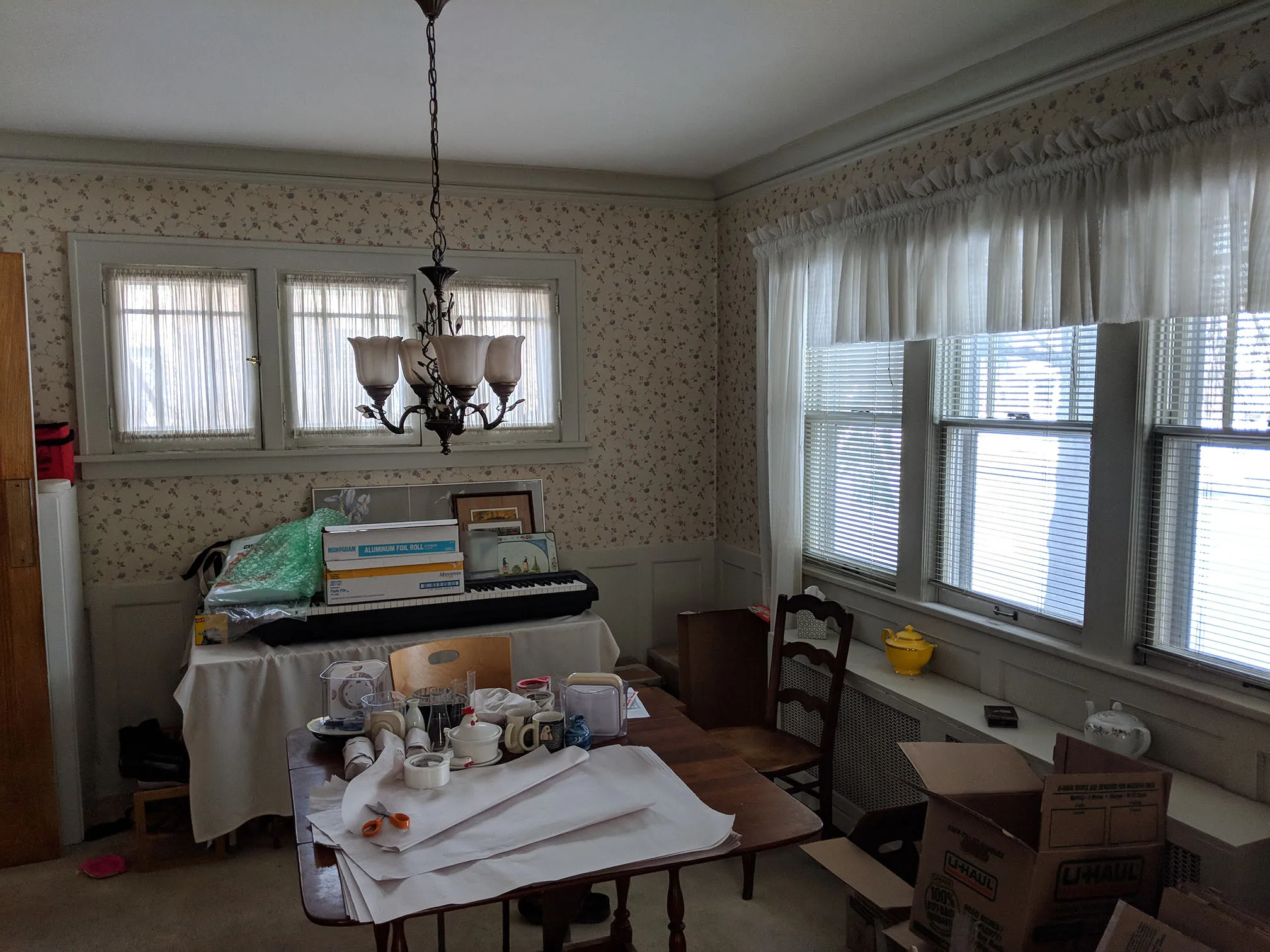Dining, before renovation