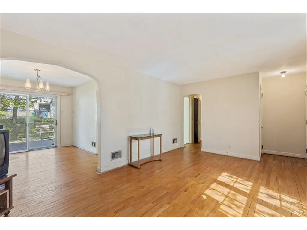 Living Area, before renovation